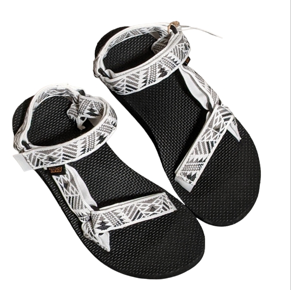 teva boomerang white grey